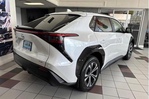 2025 Toyota bZ4X XLE