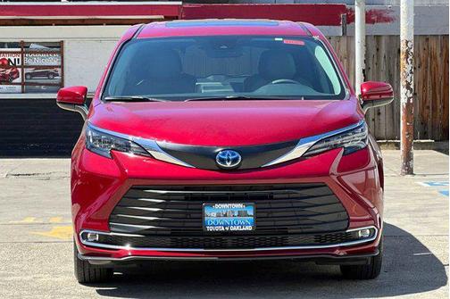2024 Toyota Sienna XLE 7 Passenger