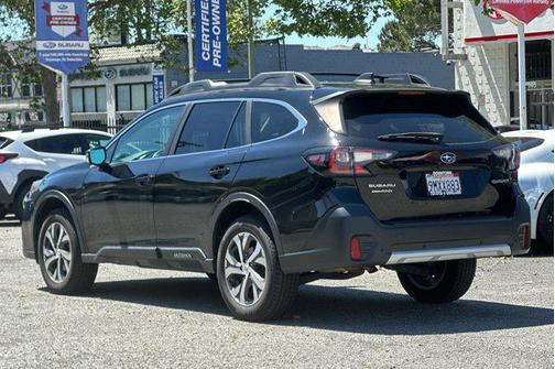 Crystal Black Silica 2021 Subaru Outback Limited