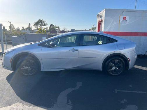 2024 Toyota Prius LE