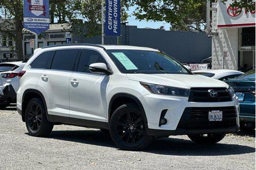 Blizzard Pearl 2019 Toyota Highlander SE