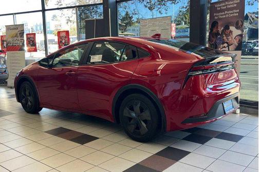 2024 Toyota Prius LE