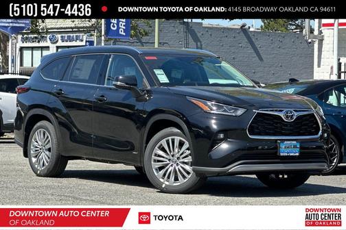 Midnight Black Metallic 2026 Toyota Highlander Hybrid Platinum