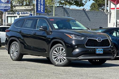 Midnight Black Metallic 2026 Toyota Highlander Hybrid Platinum