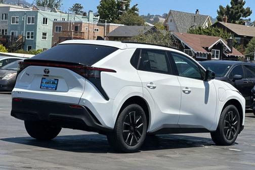 Wind Chill Pearl 2026 Toyota bZ XLE Plus