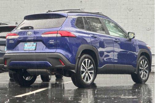 2025 Toyota Corolla Cross XLE