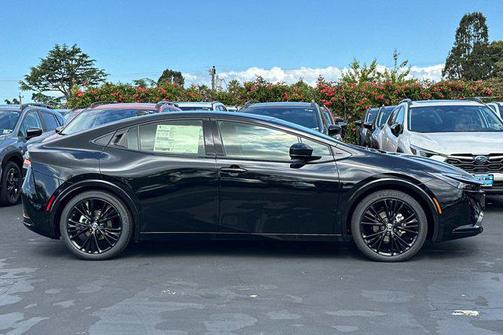 2025 Toyota Prius L