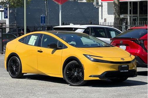 2025 Toyota Prius L