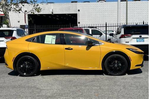 2025 Toyota Prius L