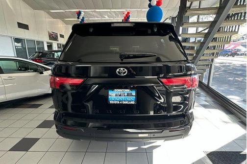 2025 Toyota Sequoia SR5
