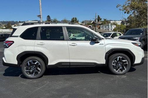 2025 Subaru Forester Hybrid Premium