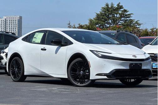 2025 Toyota Prius L