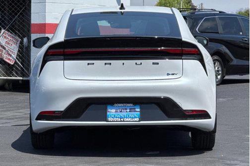 2025 Toyota Prius L