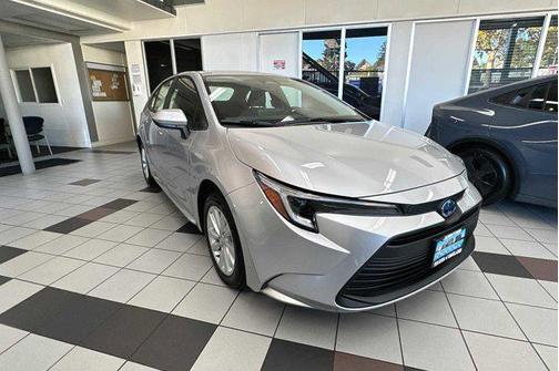2024 Toyota Corolla Hybrid LE
