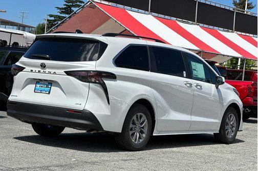 Wind Chill Pearl 2026 Toyota Sienna XLE