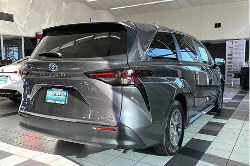 2024 Toyota Sienna XLE 7 Passenger