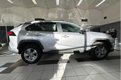 2024 Toyota RAV4 Hybrid LE