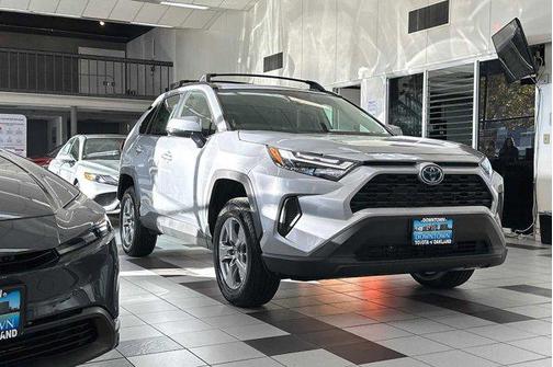 2024 Toyota RAV4 Hybrid LE