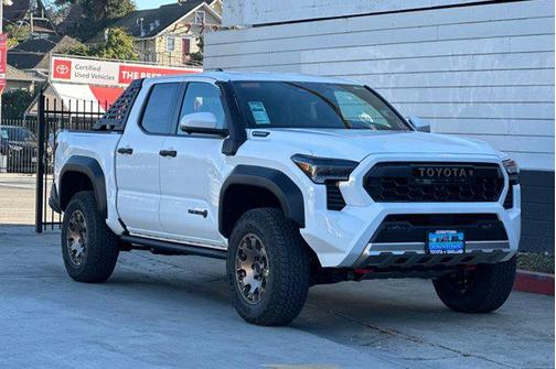 2026 Toyota Tacoma Hybrid Trailhunter