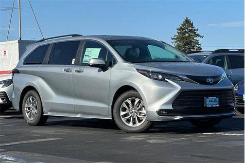 2025 Toyota Sienna XLE