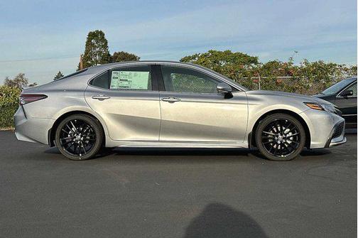 2024 Toyota Camry Hybrid SE