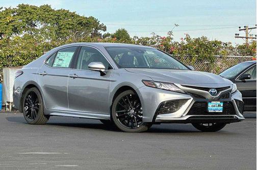 2024 Toyota Camry Hybrid SE