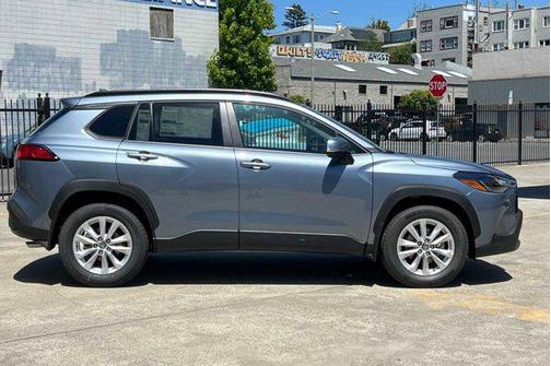 2024 Toyota Corolla Cross LE