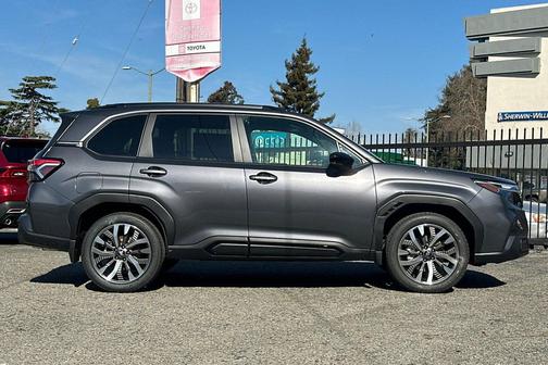 Magnetite Gray Metallic 2026 Subaru Forester Touring