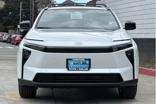 Wind Chill Pearl 2026 Toyota bZ XLE Plus