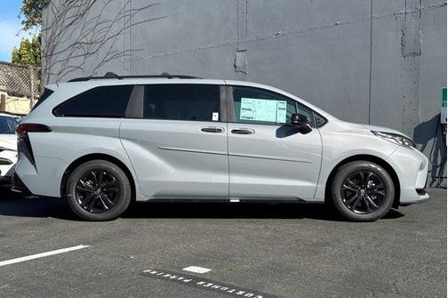 2025 Toyota Sienna XSE 7 Passenger