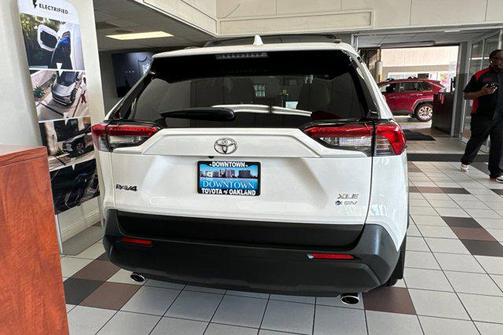 2025 Toyota RAV4 Hybrid XLE
