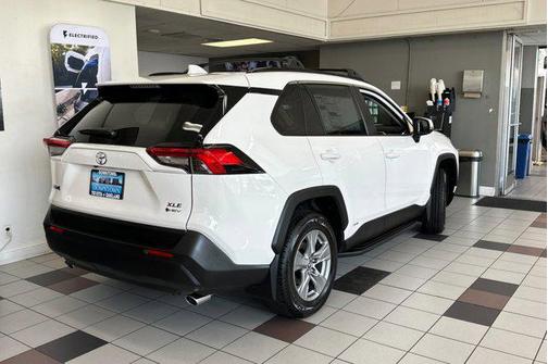 2025 Toyota RAV4 Hybrid XLE