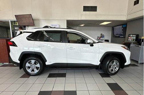 2025 Toyota RAV4 Hybrid XLE