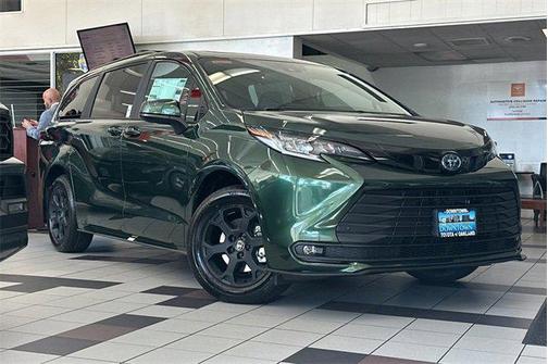 2025 Toyota Sienna Woodland Edition