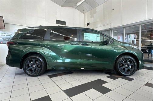 2025 Toyota Sienna Woodland Edition