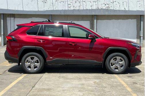2024 Toyota RAV4 Hybrid LE