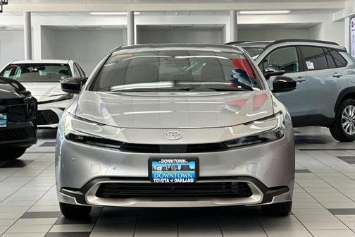Cutting Edge 2026 Toyota Prius Plug-In Hybrid SE