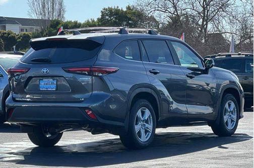 2024 Toyota Highlander Hybrid LE