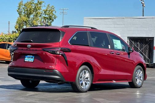 Ruby Flare Pearl 2026 Toyota Sienna XLE