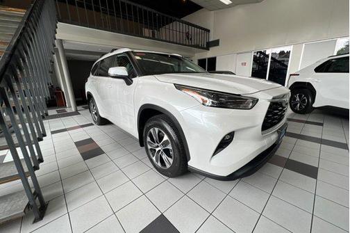 2025 Toyota Highlander XLE