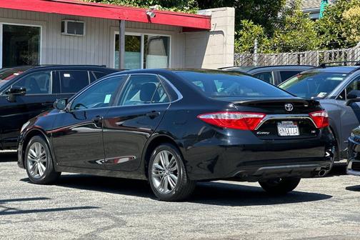 Midnight Black Metallic 2016 Toyota Camry SE
