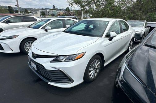 2024 Toyota Camry LE