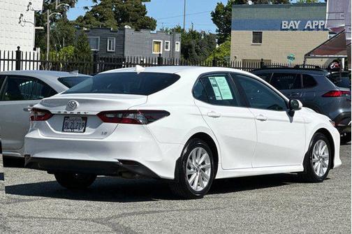 Ice Cap 2024 Toyota Camry LE