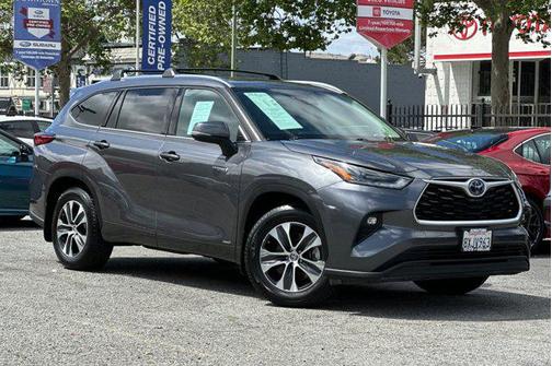 Magnetic Gray Metallic 2021 Toyota Highlander Hybrid XLE