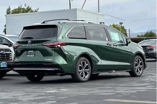 2025 Toyota Sienna Platinum 7 Passenger