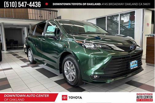 2025 Toyota Sienna XLE 8 Passenger