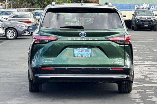 2025 Toyota Sienna Platinum 7 Passenger