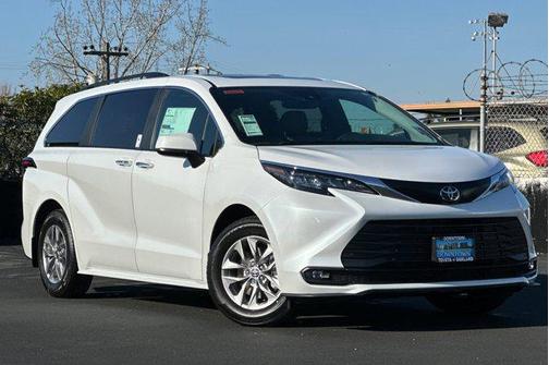 2026 Toyota Sienna XLE