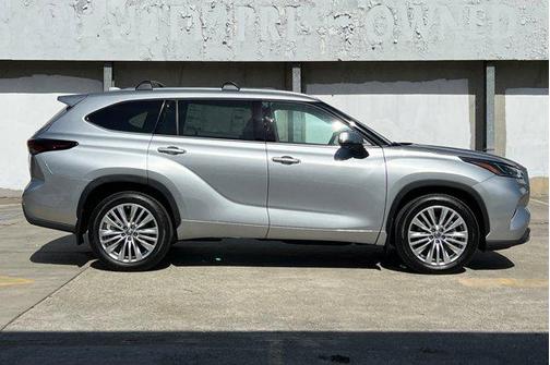 2024 Toyota Highlander Platinum