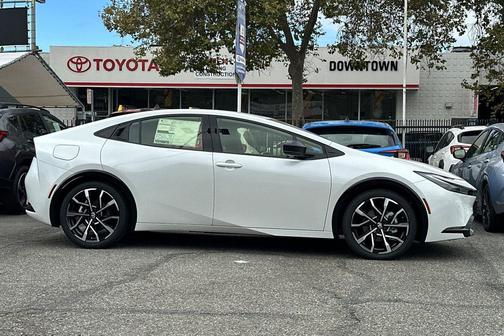 Wind Chill Pearl 2027 Toyota Prius Plug-In Hybrid XSE